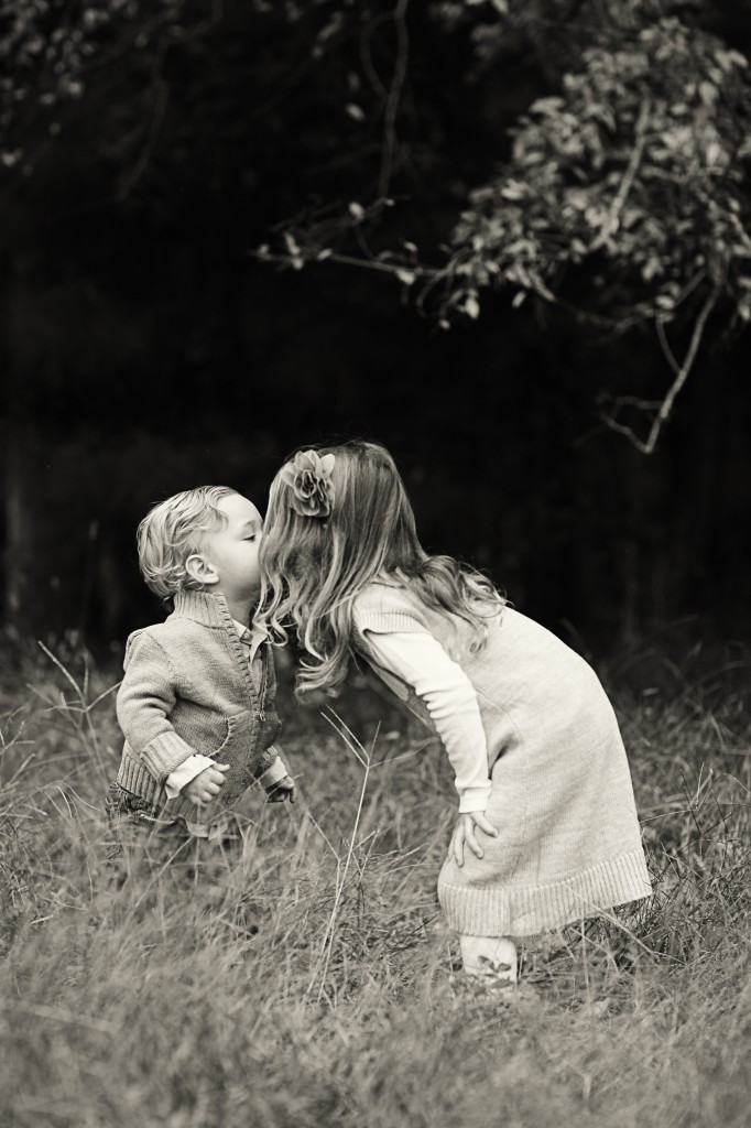 sibling photo ideas, sibling kiss, sibling photography ideas, brother and sister photography