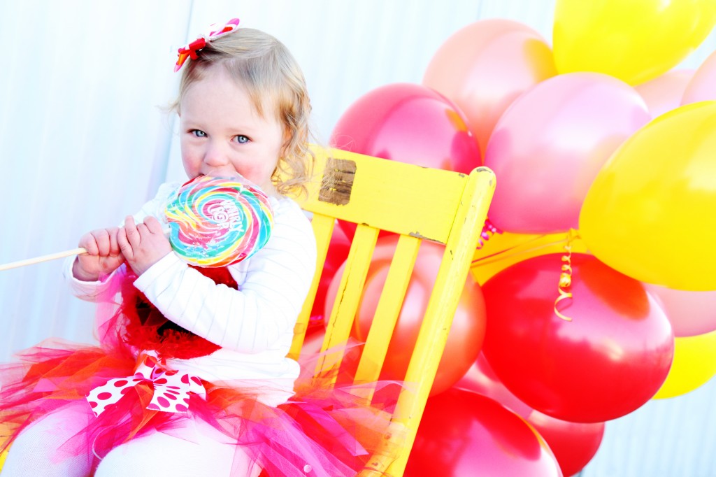 kids photo ideas, birthday photo idea, lollipop photo