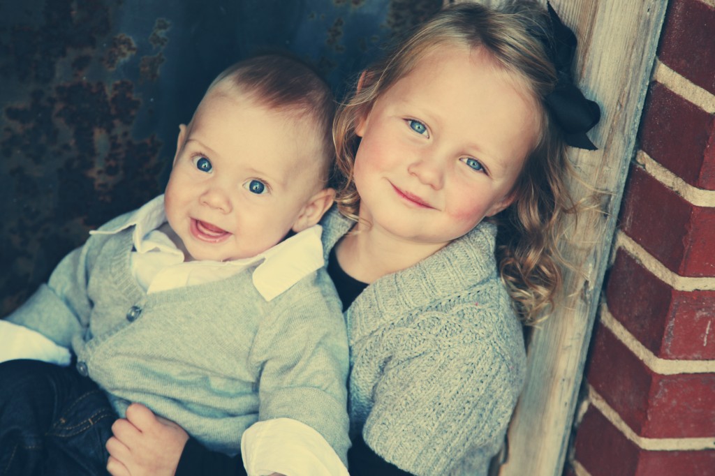 Kids Photo Ideas- Sibling Love sibling photo ideas, sister and brother photo ideas, photography ideas for kids, kids pictures