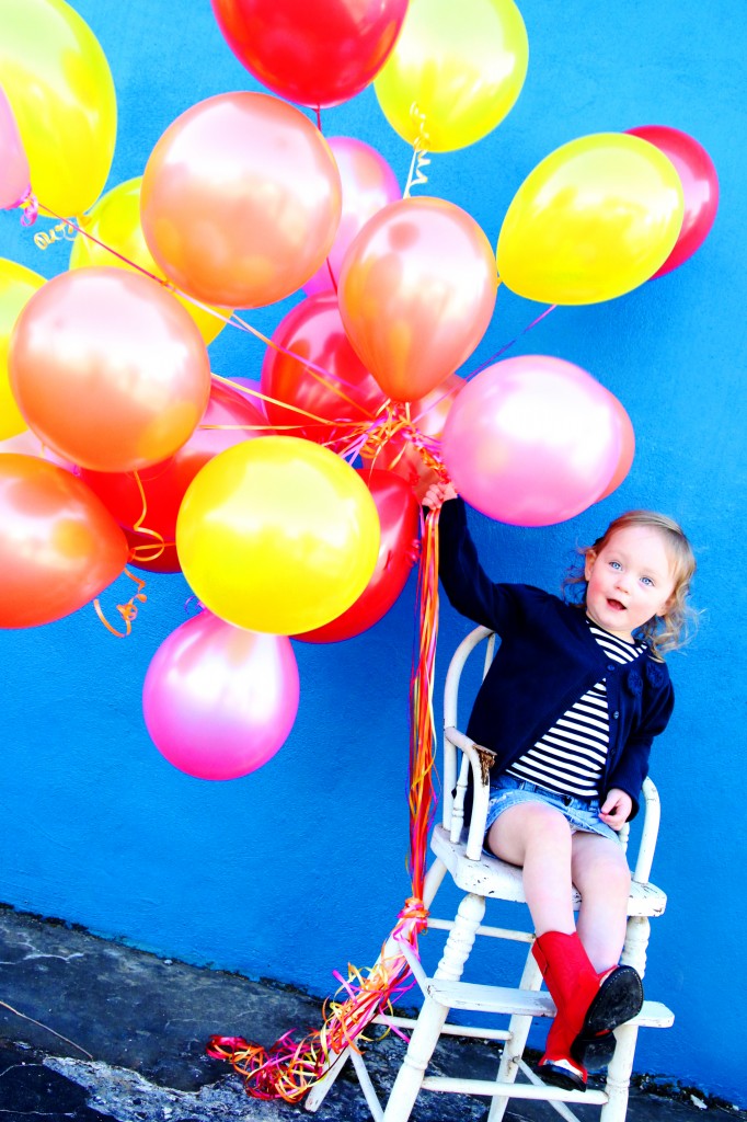 Kid Photo Ideas- Bright Balloons! Like the movie UP! kid photo ideas, balloon photography ideas