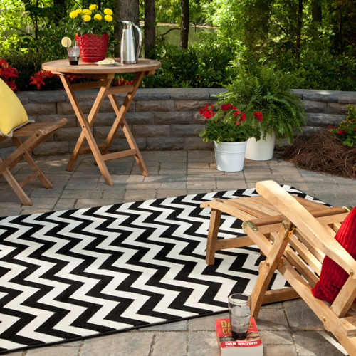 Herringbone Black Indoor/Outdoor, indoor/outdoor rug, uv rug, chevron outdoor rug, mohawk rug, patio design, black and white rug