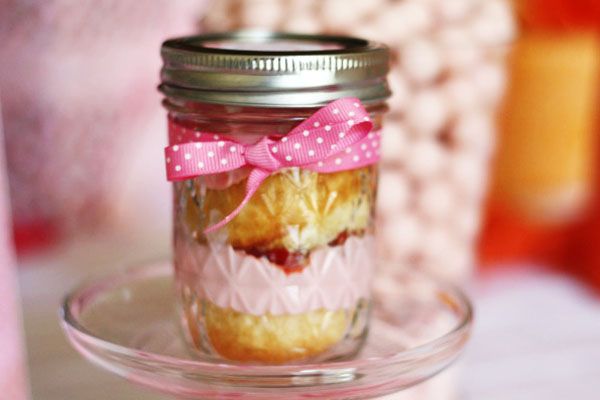 Labor Day, Holiday recipe, Pinterest Inspiration, Dessert, Pink Lemonade Jar Cupcake