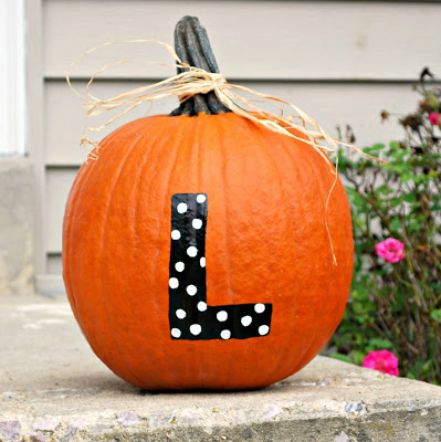 One Artsy Mama, monogram, pumpkin decorating, pumpkin carving alternative, stylish pumpkin fall decor