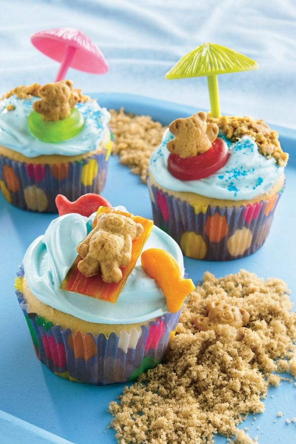 Festive DIY Teddy Graham pool party cupcakes