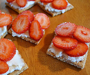 Parents.com - Healthy Toddler Treats - graham cracker cheesecakes - Mohawk Homescapes lifestyle blog