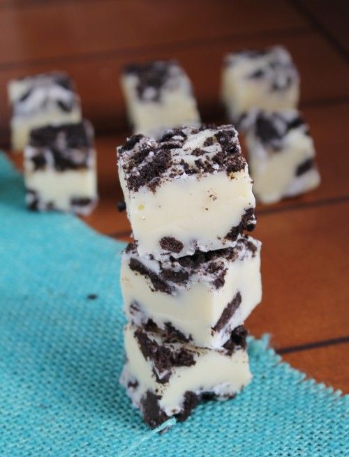 12 easy holiday treats - easy baking - Mohawk Home - Heidi Milton - cookies and cream fudge - hiddenponies.com