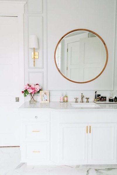 bathroom decor trends - 2016 - statement mirrors - bloglovin - Mohawk Home