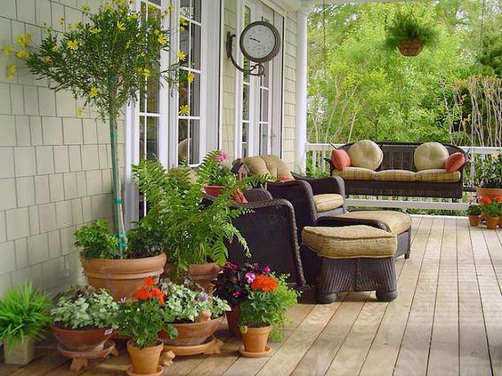 Porch Planters | Heidi Milton | HGTV | Mohawk Homescapes