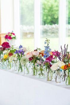 Simple Spring Flower Arranging - Heidi Milton - Mohawk Home - bridesmagazine.co.uk