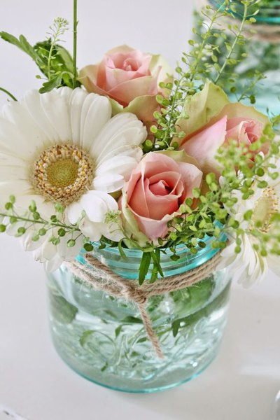 Simple Spring Flower Arranging - Heidi Milton - Mohawk Home - vibekedesign.com