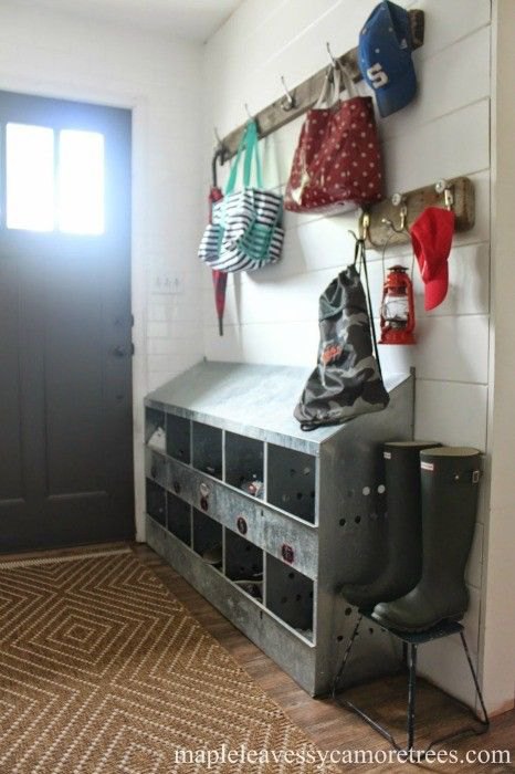 mohawk - knickoftime.net - farmhouse - mudroom