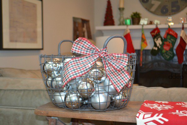 Small and Merry Holiday Decor for Every Nook and Cranny | Karen Cooper | Dogs Don't Eat Pizza | Mohawk Homescapes