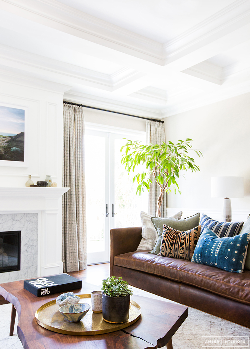 The Best Way to Decorate Your Living Room Sofa