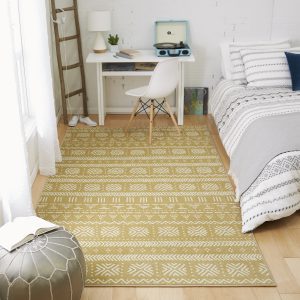 Bold print area rugs for classic decor that's great for dorm rooms