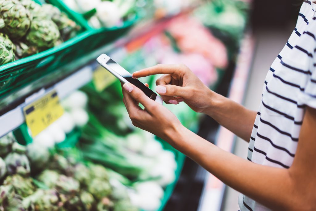 Use your smartphone while shopping for healthy food plus other back to school hacks