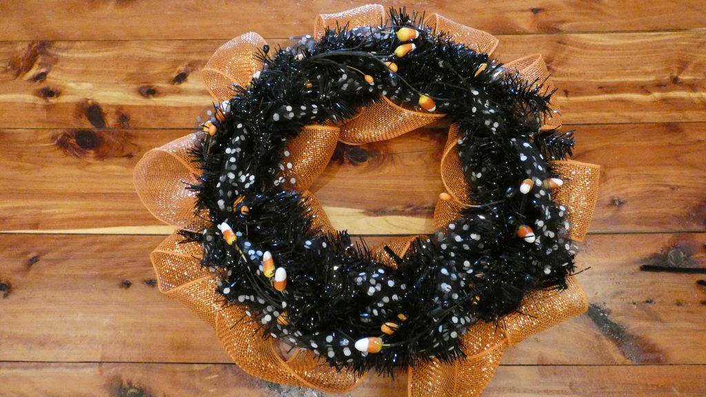 DIY Halloween Wreath on Mohawk Homescapes